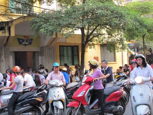 Đổi giờ làm, giờ học: Cần thận trọng