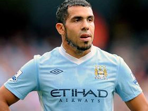 Man City miễn cưỡng giảm án cho Tevez