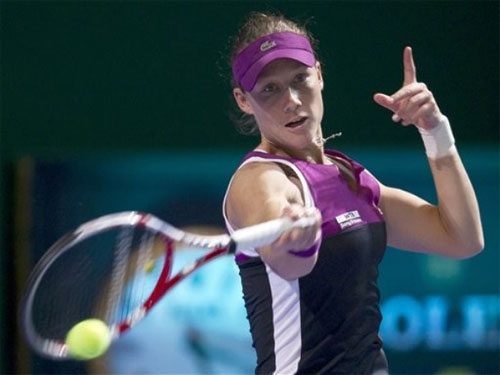 Stosur và Zvonareva vào bán kết, Radwanska bị loại tức tưởi