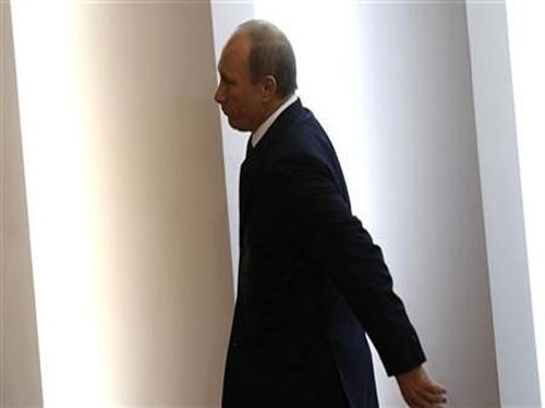 Thủ tướng Putin "mất điểm" chưa từng thấy