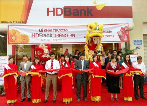 Cách chức, buộc thôi việc nhiều cán bộ HDBank