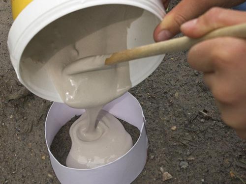Suýt chết vì bị bơm xi măng, keo vào mông