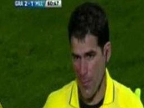 La Liga: Hủy trận đấu vì trọng tài bị “ám sát”
