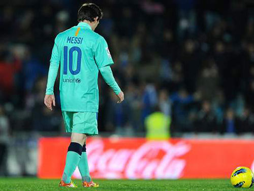 Real Madrid đại thắng, Barca gục ngã