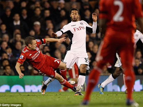 10 người Liverpool gục ngã trước Fulham