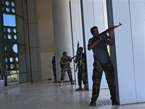 Đấu súng kịch liệt ở Libya