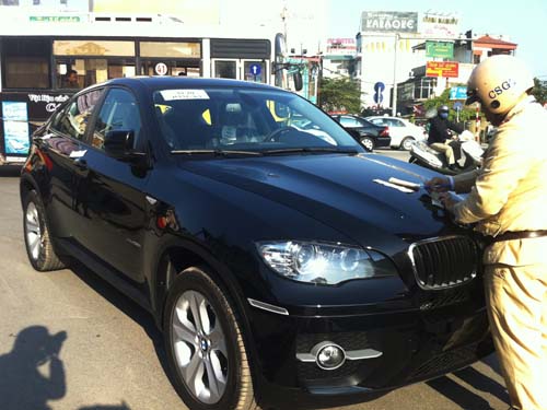 Đi BMW X6, xưng cháu Tướng Nhanh
