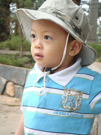 Cu Bảo lém lỉnh