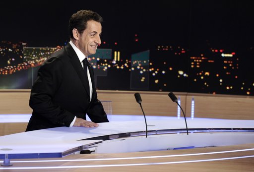 TT Pháp Sarkozy gọi đối thủ là "người mơ mộng"