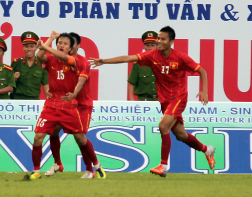 BTV Cúp 2012: Vào chung kết, U22 VN nhảy "Gangnam Style"