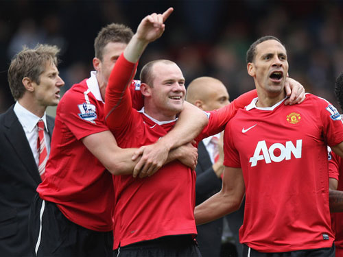 Rooney, Ferdinand và Carrick suýt mất mạng