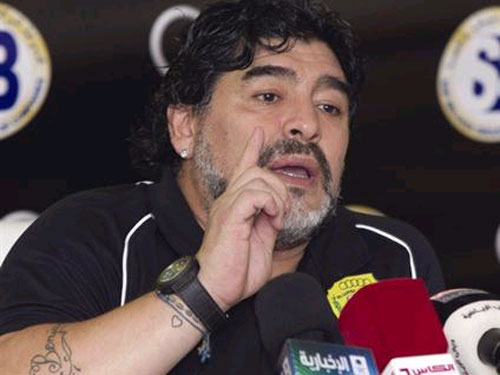 Maradona nhập viện khẩn cấp