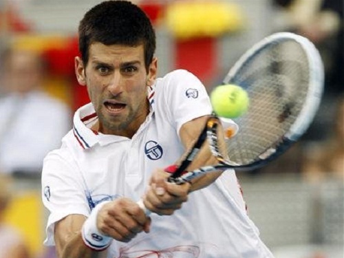 Đến lượt Djokovic thảm bại trên sân đất nện màu xanh