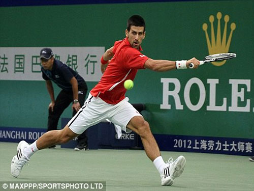 Djokovic lại chiếm ngôi Federer