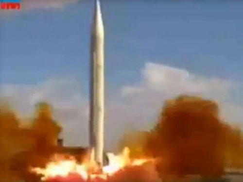 Syria liên tiếp phóng tên lửa bừa bãi