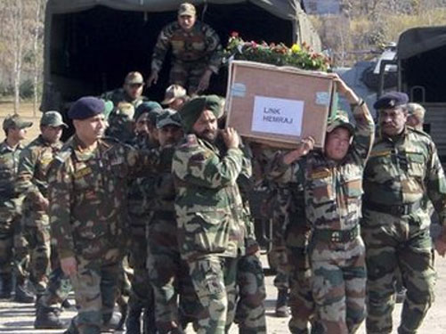 Ấn Độ tố Pakistan chặt đầu binh sĩ Kashmir