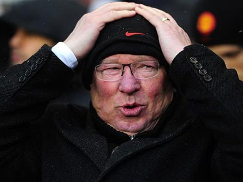 Bị cầm hòa, Sir Alex trút bực bội vào trọng tài biên