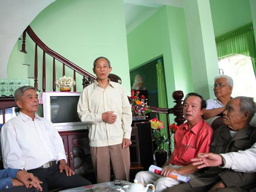 Bị đánh, dọa "xử" sau khi tố ông Hồ Xuân Mãn khai man