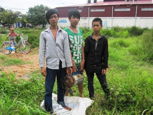 “Hiệp sĩ” bắt băng trộm… núp lùm