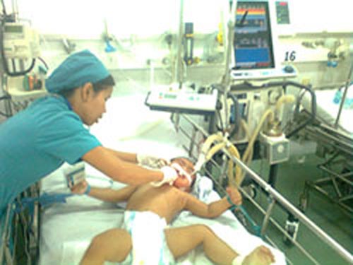 Suýt chết vì khát nước, uống nhầm xăng