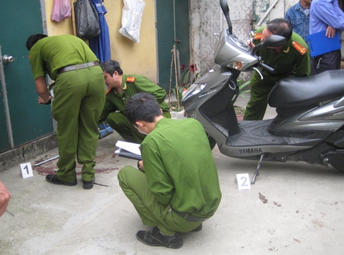 Kế toán bị cắt cổ tại phòng làm việc