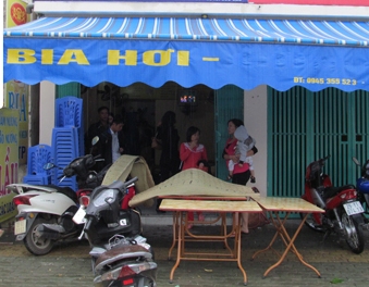 Vào quán bia giảng hòa, 1 người mất mạng