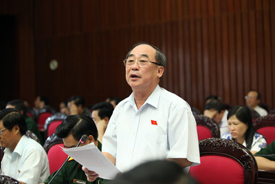 Thu hồi đất, thu hồi cả tài sản của dân có vi hiến?