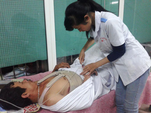 Sập giàn giáo, 5 công nhân thương vong
