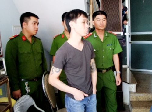 Chiếm đoạt hơn 100 triệu đồng qua điện thoại di động