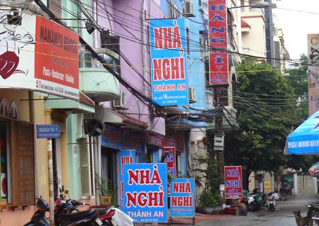 Vụ cụ ông bị cướp trong nhà nghỉ: Bắt “yêu nữ” giăng bẫy tình