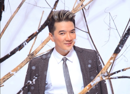 Mr Đàm đưa học trò cưng The Voice ra Hà Nội đón Noel