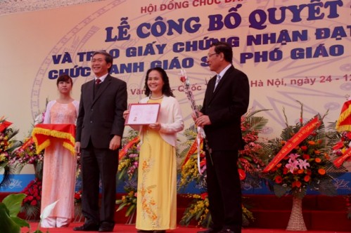 Phó giáo sư trẻ nhất năm nay vừa tròn 30 tuổi