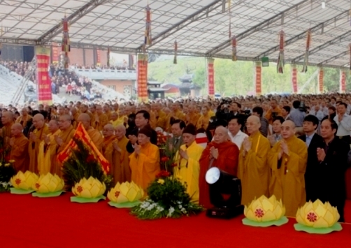 15.000 người cầu siêu cho nạn nhân tử vong vì tai nạn giao thông