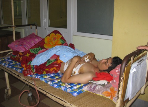 Xin tiền không cho, đâm thủng phổi tài xế