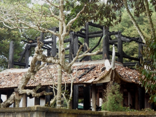 Cháy rụi Đền thờ Lê Lai ở Lam Kinh