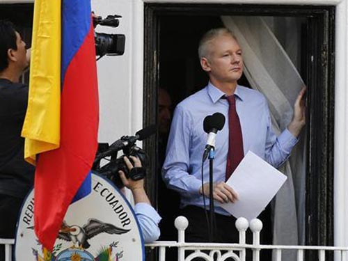 Cách đơn giản nhất để bắt J. Assange