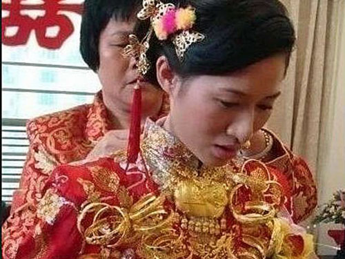 Cô dâu đeo 5 kg vàng, trị giá 6,7 tỉ đồng
