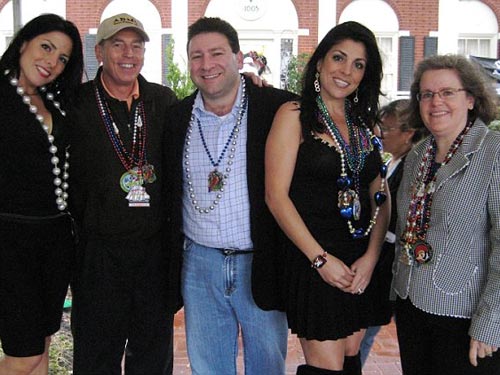 Tướng Petraeus và Allen ra mặt giúp em gái Jill Kelley