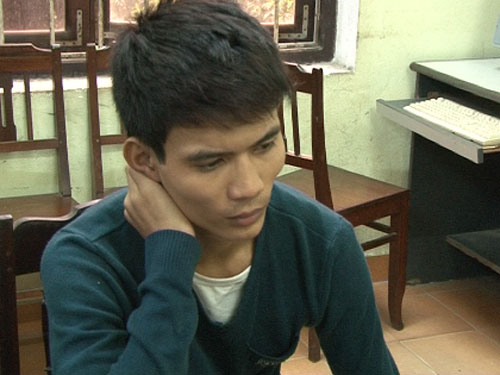 Tưởng nhiễm HIV, giả cảnh sát đi lừa tình "trả thù đời"