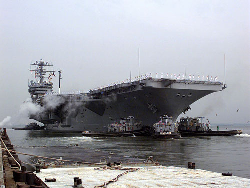 Tàu sân bay Mỹ âm thầm cập bờ Syria