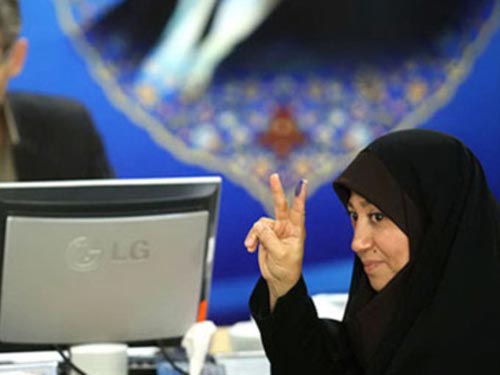Nữ ứng viên tổng thống Iran đầu tiên lộ diện