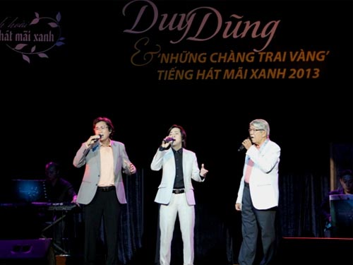 "Những chàng trai vàng" khoe Tiếng hát mãi xanh