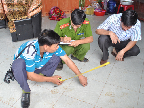 Bắt nóng hung thủ giết cụ bà 78 tuổi nhờ đôi dép
