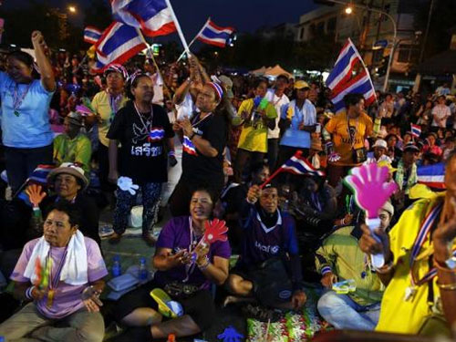 Thái Lan: “Áo đỏ” rục rịch bảo vệ bà Yingluck