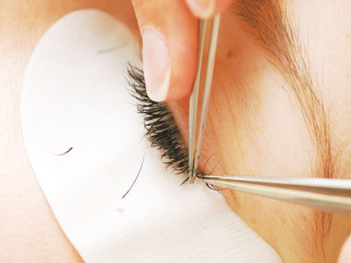Dị ứng do nối mi