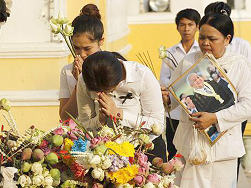 Thủ tướng Nguyễn Tấn Dũng dự lễ hỏa táng Thái Thượng hoàng Campuchia Norodom Sihanouk