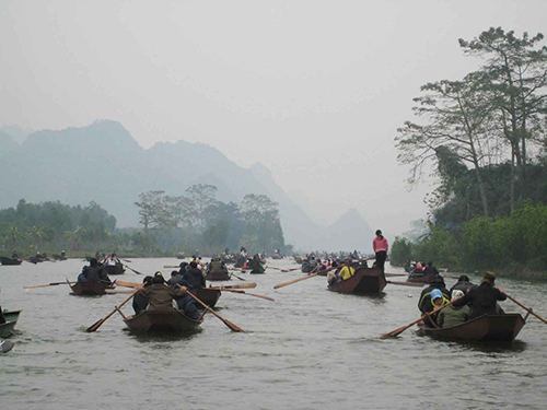 Khai hội chùa Hương