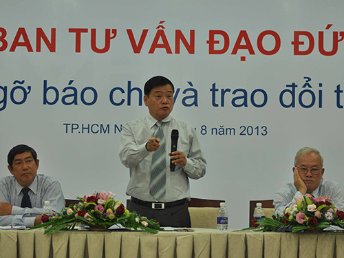 Bóng đá VN: "Bác sĩ" thờ ơ với "con bệnh"