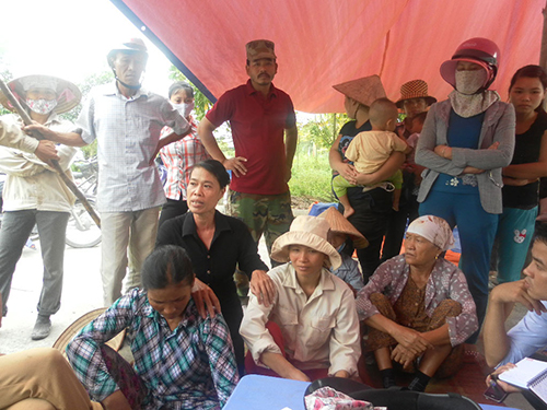 Nhà máy thải khí độc ra khu dân cư
