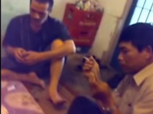 Chủ nhiệm Ủy ban kiểm tra huyện ủy đánh bạc